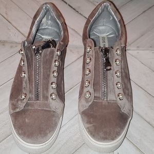 Steve Madden (Lynn)  S. 10 M  Gray  Sneakers